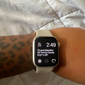 Series 7 Apple Watch gps